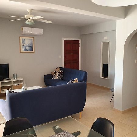 Sirena Sunrise, Apartment 4 Paphos Bagian luar foto