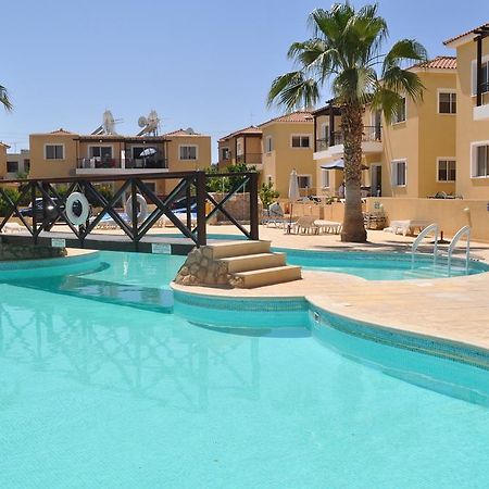 Sirena Sunrise, Apartment 4 Paphos Bagian luar foto