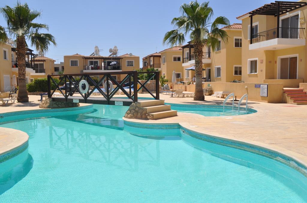 Sirena Sunrise, Apartment 4 Paphos Bagian luar foto
